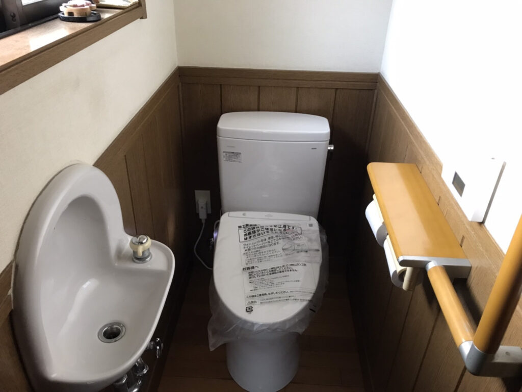 滋賀県米原市　トイレ 便器の交換